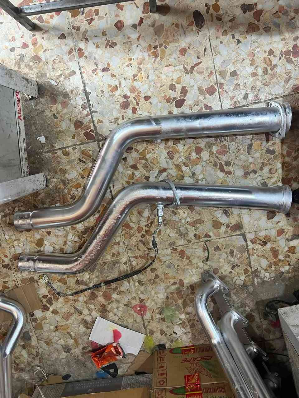 للبيع هدرزBBK اصليrt/srt ب700 الف 
شوته ڤالنت اصليهrt/srt ب300 الف
بغداد***********

