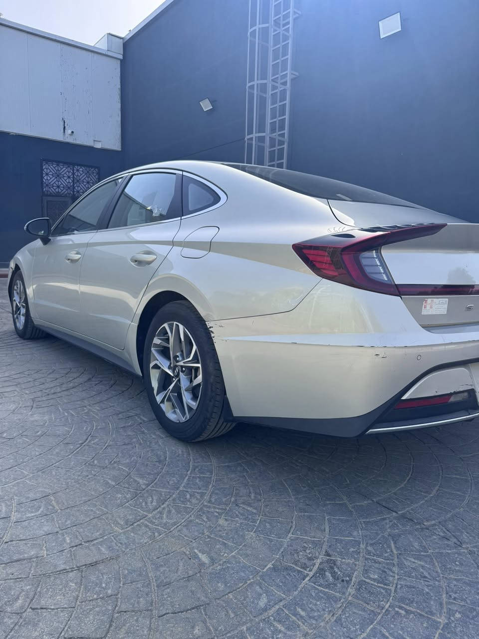 سوناتا 2020 خليجي محرك 2000 دوش
الممشى 95500 كم 
مواصفات اعتيادية ما عدا الكشنات جلد
السيارة محرك وگير نظيفات جداً كله محسن ودهن ادينول الاصلي .
مثل ما موضح بالصور بيها ضربات (مال ازدحامات) بدون ايرباك وما مصلحها ولا صابغ على وضعها .
رقم بغداد باسمي تحويل مباشر مكاني الكاظمية
السعر : 15،000 $ يعني شدة ونص وبيها مجال
للاتصال : ***********
