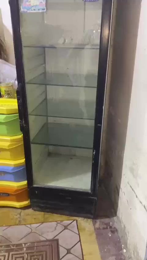 عندي مجمده عرض وتصلح خزن بس شيل القاعه مال بلانكات 12 بلانكه ومكائن ازبري ثنين هوسك حوضين وعارضه عاموديه مكاني بغداد جديده للتواصل ***********
