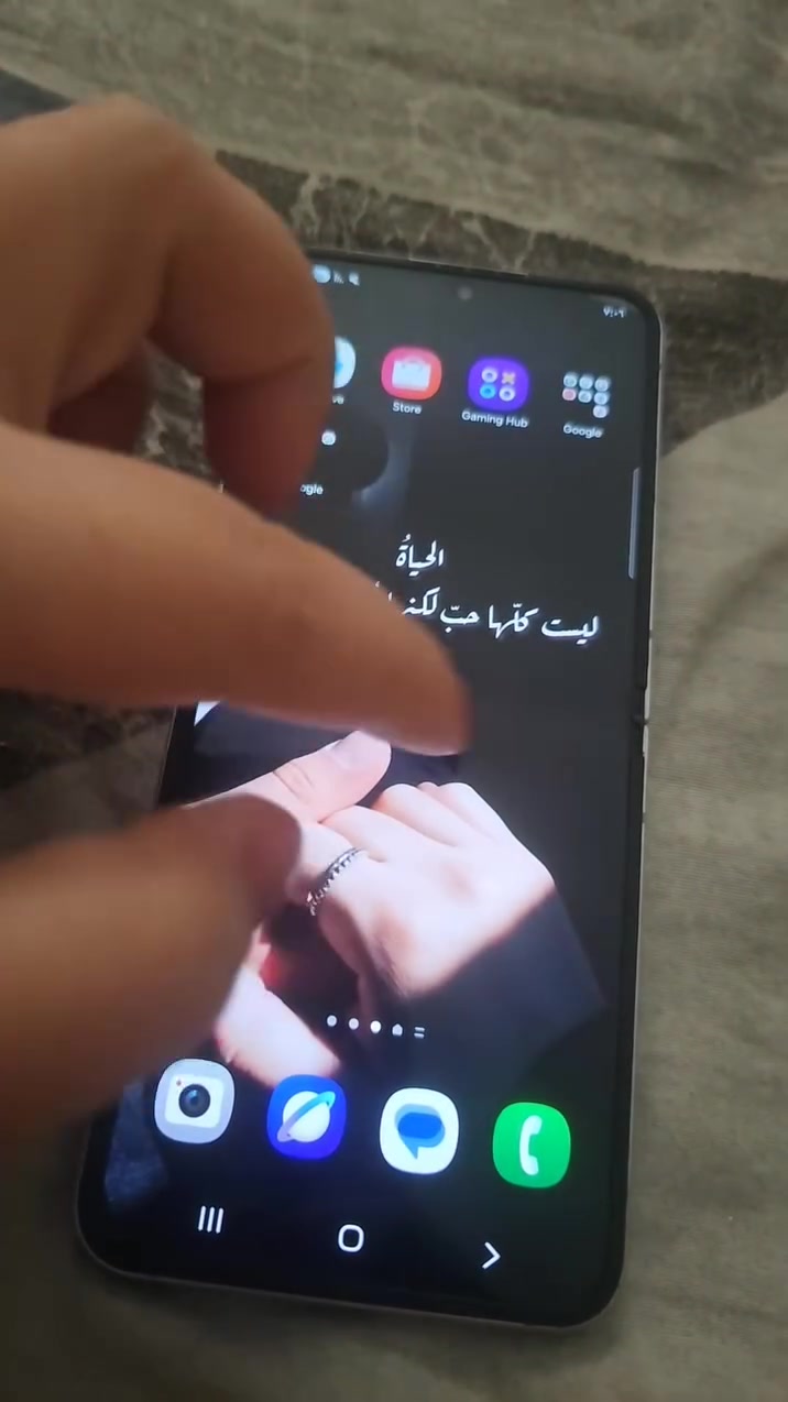 جهاز سامسونك Z flip6 ذاكره ٢٥٦ نضيف كلش استخدام قليل مع كارتونه وكيبل شحن اصلي وكڤر بي بعده لزگة شركة جهاز لون بحري نضيف كلش السعر ٩٠٠ الف وبي مجال قليل كلش للشراي متوفر توصيل بغداد او محافضات


**إذا كنت صاحب هذا الإعلان وتريد حذفه لأي سبب، رجاءا أرسل رسالة إلى الدعم الفني**