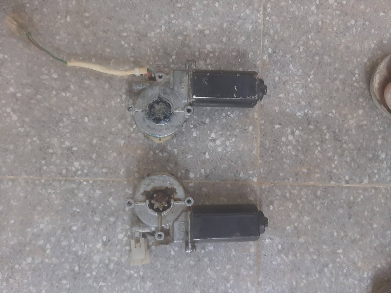 غراض سوبر ١٩٨٥ 
راديتر تبريد نظيفه جدا ما بيه انسداد اصليه مع بطل مستخدم مع كمبريسر مشدود عله سوبر ١٩٨٥ هو والقاعده  مالته سعر الراديتر مع البطل والكمبريسر ١٠٠ الف دينار زوج ما طورات جام امامي نضاف  سعر الزوج ٢٥ الف دينار


**إذا كنت صاحب هذا الإعلان وتريد حذفه لأي سبب، رجاءا أرسل رسالة إلى الدعم الفني**