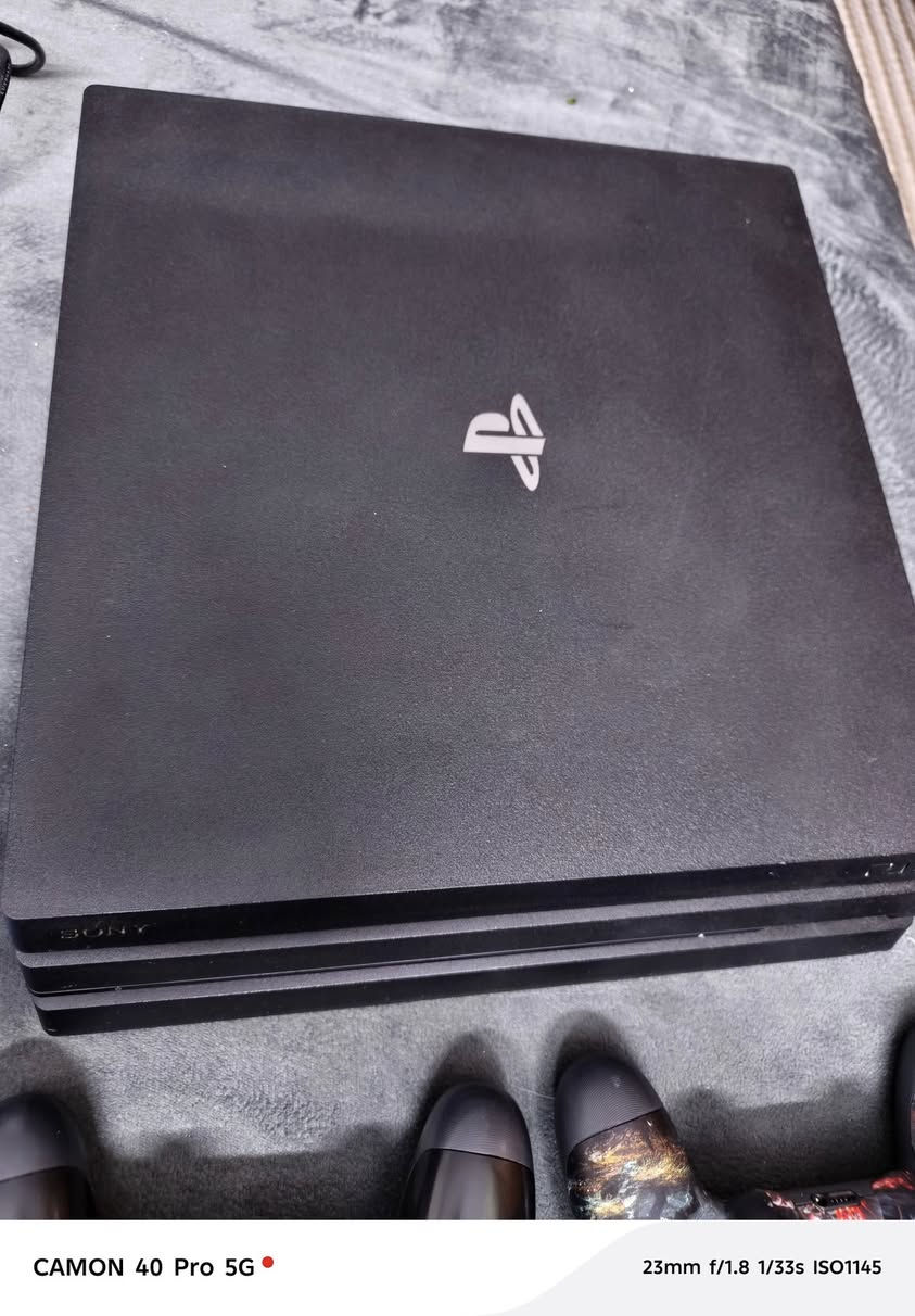 السلام عليكم بلي فور برو واحد تيرا مع اقراص واضحه و يو بي اس مكزما قبل شهر بدلت بطاريات اصليه شاهد الله جهاز كلش نظيف ما داخل تصليح ابد بدون كارتون السعر  310وبي مجال بسط  الاتصال*********** مكان بغداد
