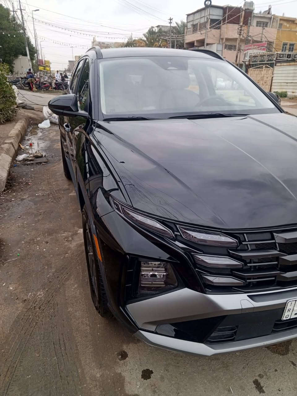 السلام عليكم توسان هايبرد موديل 2025 ماشيه 20 الف مايل حادث بنيد معمر ومصبوغ وبارد باب السائق داخل ابيض نص مولفات بصمه صندوق كهرباء داخل ابيض مخمل ارباك دشبول ودركه مكانه بغداد م الصدر رقم الهاتف *********** السعر 20 الف دولار وبيه مجال حك الجيه
