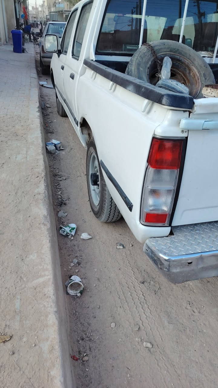 سلام عليكم بيكم نسان موديل 2001
مكفوله عده  صبغ  جماليه  خارج فقط رقم. ذيقار بيه خيط بخار السعر    70_/***********
