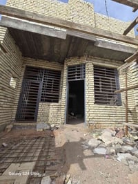 بيت هيكل لبيع بشارع المطار الجديد المساحه ١٢٠متر طابقين يحتوي على غرف ...