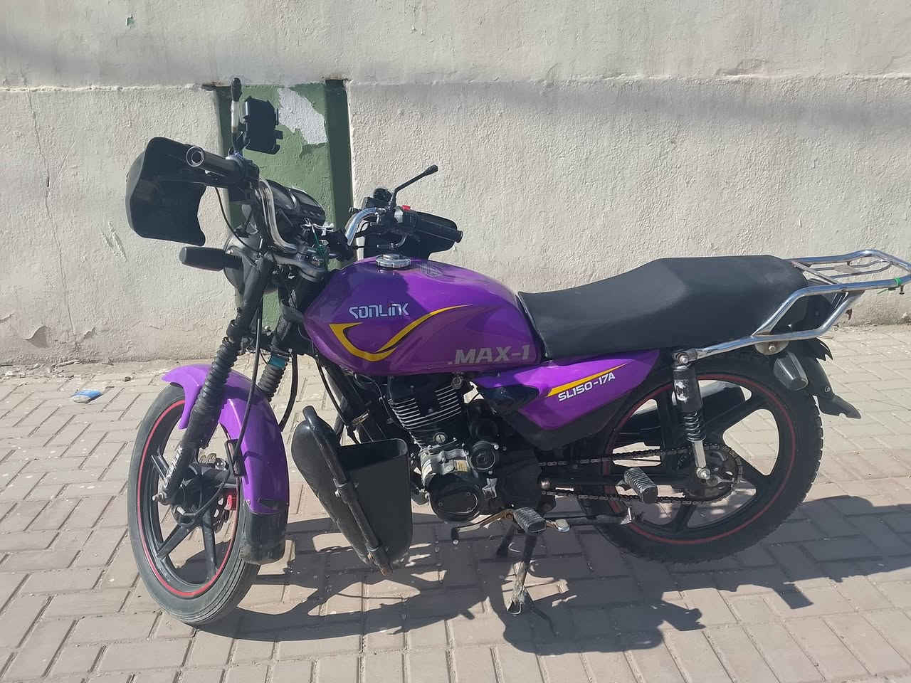 السلام عليكم دراجه سونك موديل 2025 لله شاهد الدراجه خير من لله بس محتاج وريد أبيعها سعرها 650وبيها مجال مكاني مدينه الصدر ***********متواجد واتساب
