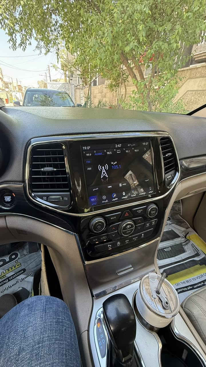 للبيع جيب كراند شيروكي خليجي
ليمتد x موديل (٢٠١٩) فول مواصفات 
مكفولة كير ومحرك وحادث 
المحرك : 3.6L  V6 
كشنات جلد
الرقم : بغداد ب اسمي 
اللون : ابيض 
دفع رباعي 4*4
استيرن كهربائي 
شفتات ستيرن 
٣ شاشات 
كير ٨ سرع اوتماتيك وعادي 
مرايا كهربائية قابلة للطي 
بصمة ابواب عدد ٢ 
تحذير نقطة عمياء 
سقف بانوراما فتحتين 
نظام الخرائط Gps
المصابيح زنون 
زراكات مازدات 
كشافات الضباب زنون 
تشغيل عن بعد 
صندوق كهرباء 
حفظ وضعيات الجلوس خزن (ميموري)
المقاعد الامامية كهربائية تدفئة وتبريد 
المقاعد الخلفية تدفئة 
حساسات امامية وخلفية 
تدفئة ستيرن 
محدد سرعة 
دبل كزوز خلفي 
مشغل اقراص 
ويل قياس ٢٠ 
كامرا خلفية ٣٦٠ درجة 
نظام تشغيل واطفاء اوتماتيكي 
السيارة 90 km 
عنوان السيارة البلديات ( ***********)
