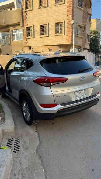 السلام عليكم للبيع توسان موديل 2018وارد امريكي ضربتها بنيد ودعاميه بالعراق مضروبه وباب الخلفي على بارد ماشيه 47مشروع وطني  مواصفات السياره كير سبورت تحكم ستيرن شاشه جبيره تدفئه تبريد فول محرك 2000 دوش السعر148 وبيه مجال مكان الاعظميه شارع ضباط رقم ***********
