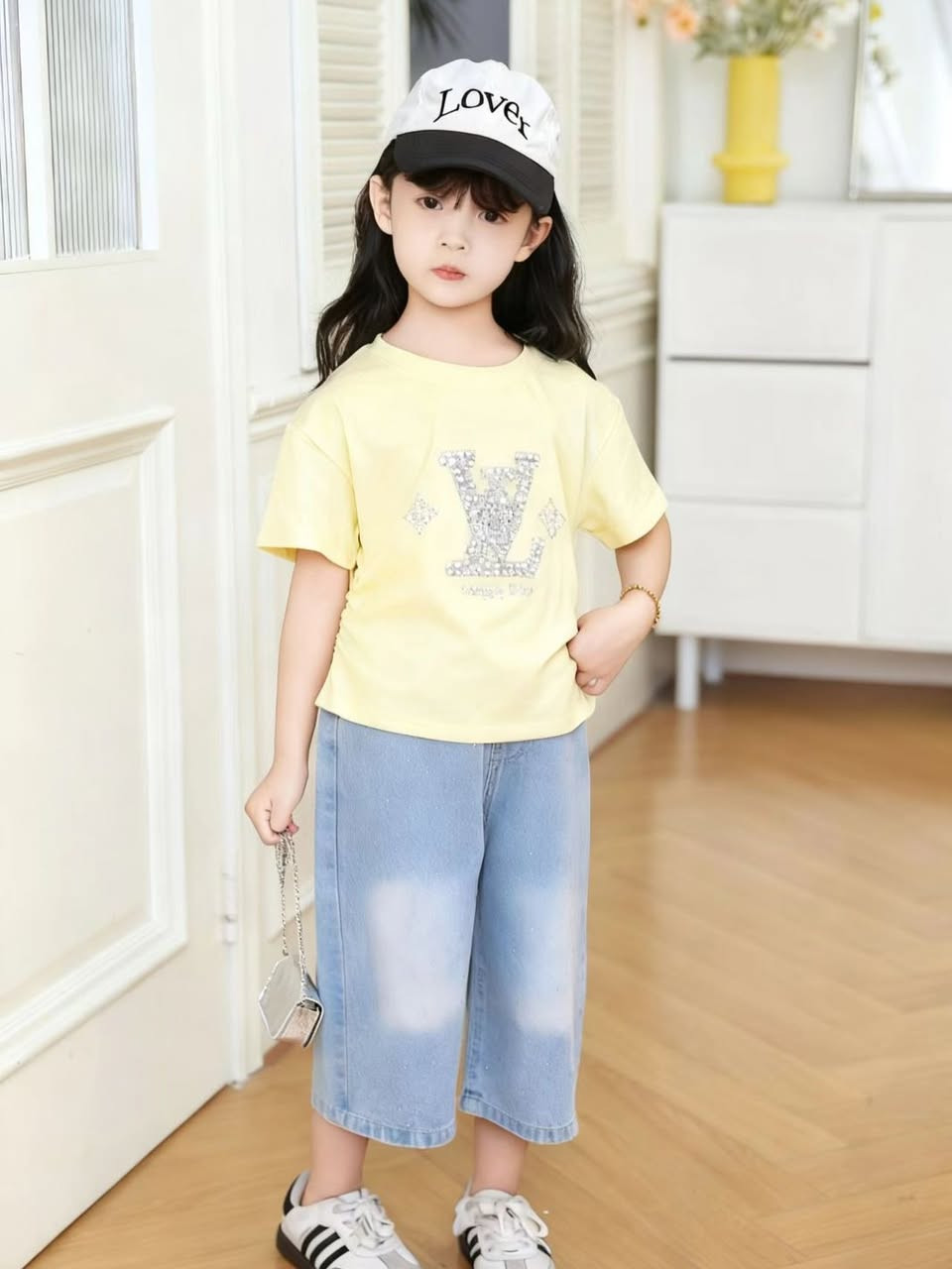 طقم برموده كوالتي عالي قياس من 3سنه لل7سنه العنوان بابل الحصوه جانب جامع اسامه بن زيد واتساب ***********
