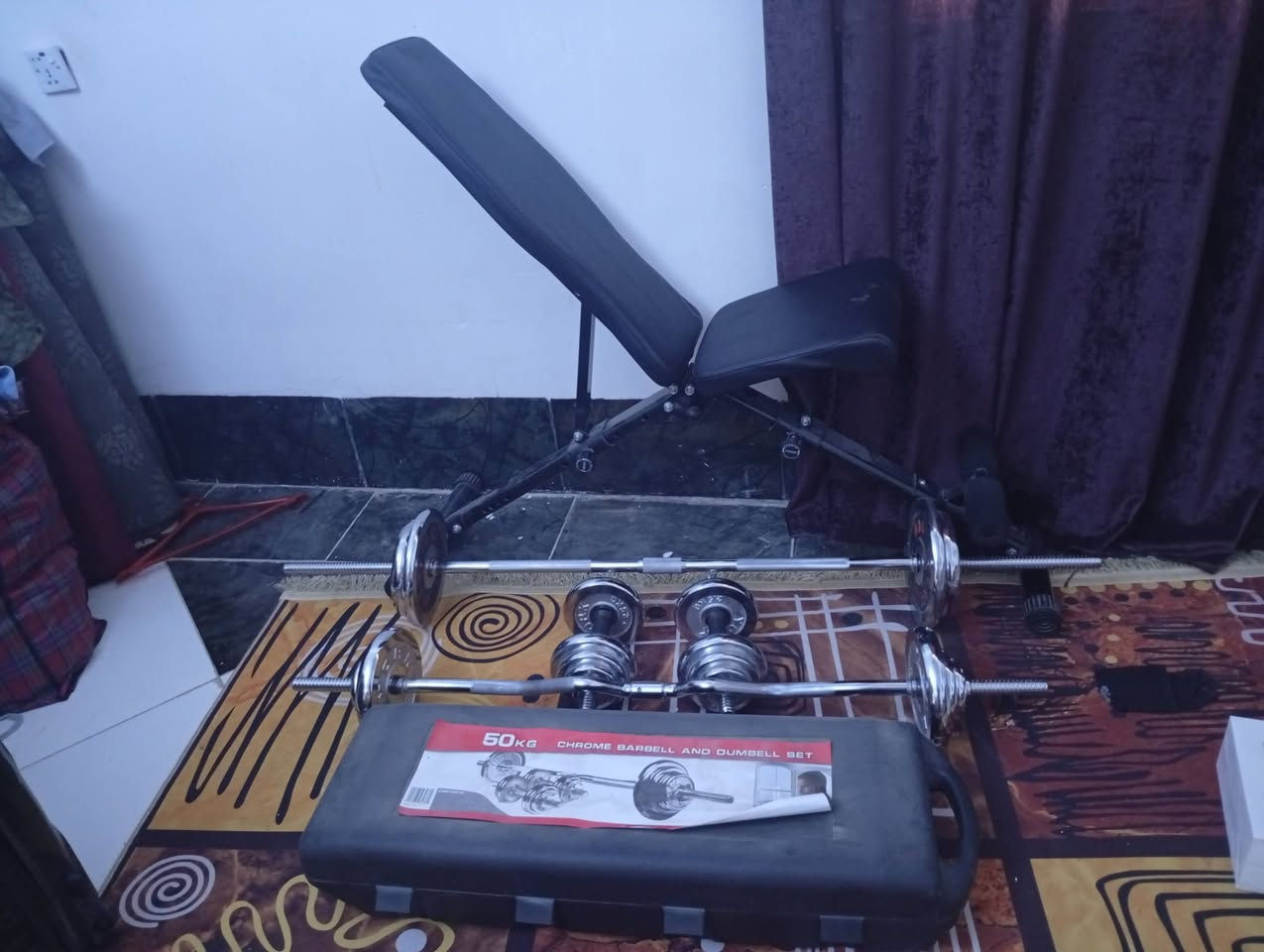 تجهيزات رياضيه جنطة حديد متكونه من دمبلصات 2 وشفتات 2 الوزن 55 كيلو مع مسطبه مختلفة الزوايه سعر الحديد 150 وسعر المسطبه 50 الف المجموع 200 الف العنوان كربلاء حي رمضان للتواصل على الرقم ***********
