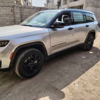 جيب ٢٤ ٧ راكب بلاك فتحه سقف داخل جلد وباقي معروفه موصفاته مبدل بيه ٣ ق...