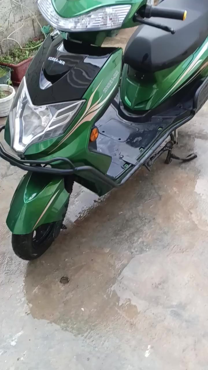 سلام عليكم دراجه شهن موديل 2025 صار شهر من خذتها مكان ديالى منطقة كاطون قرب مكتب  ***********
