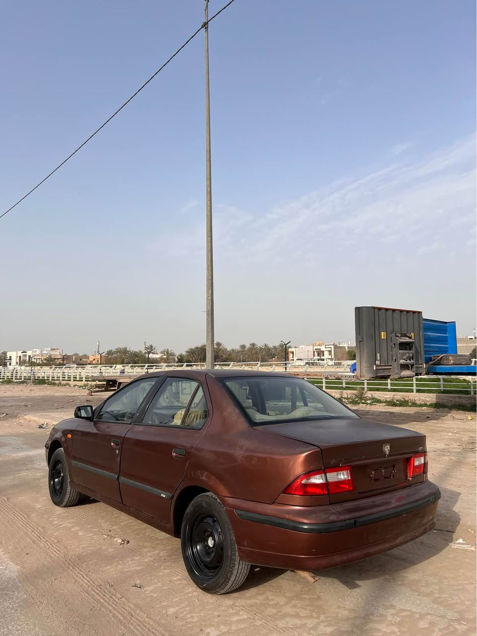 سمند موديل ٢٠١٢ محدثه ١٧ كرستال 
رقم بابل انكليزي بأسمي سنويه ٢٠٣١ وهزه جديده 
مكينه كير حداديه امامي حداديه خلفي كله كامله 
تبريد شغال 
تخم تاير جديد دوشمه جديده
مابيه اي ضربه او صبغ وخياسات مابيه
مكان السياره بابل الحله شارع الكورنيش
*********** حلة, بابل
