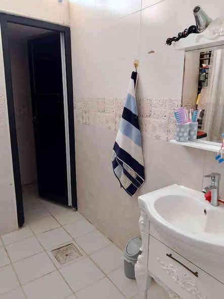 سلام عليكم
يعلن مكتب البارون للعقار
دار للبيع طابقين مساحه ١٠٠متر طابو زراعي سند ٢٥
عنوان ورديه خارج منطقه ابو الكير
بيت حديث قريب ع شارع
سعر ٥٨مليون بيه مجال 
استفسار مكتب البارون
***********يوسف المرشدي
