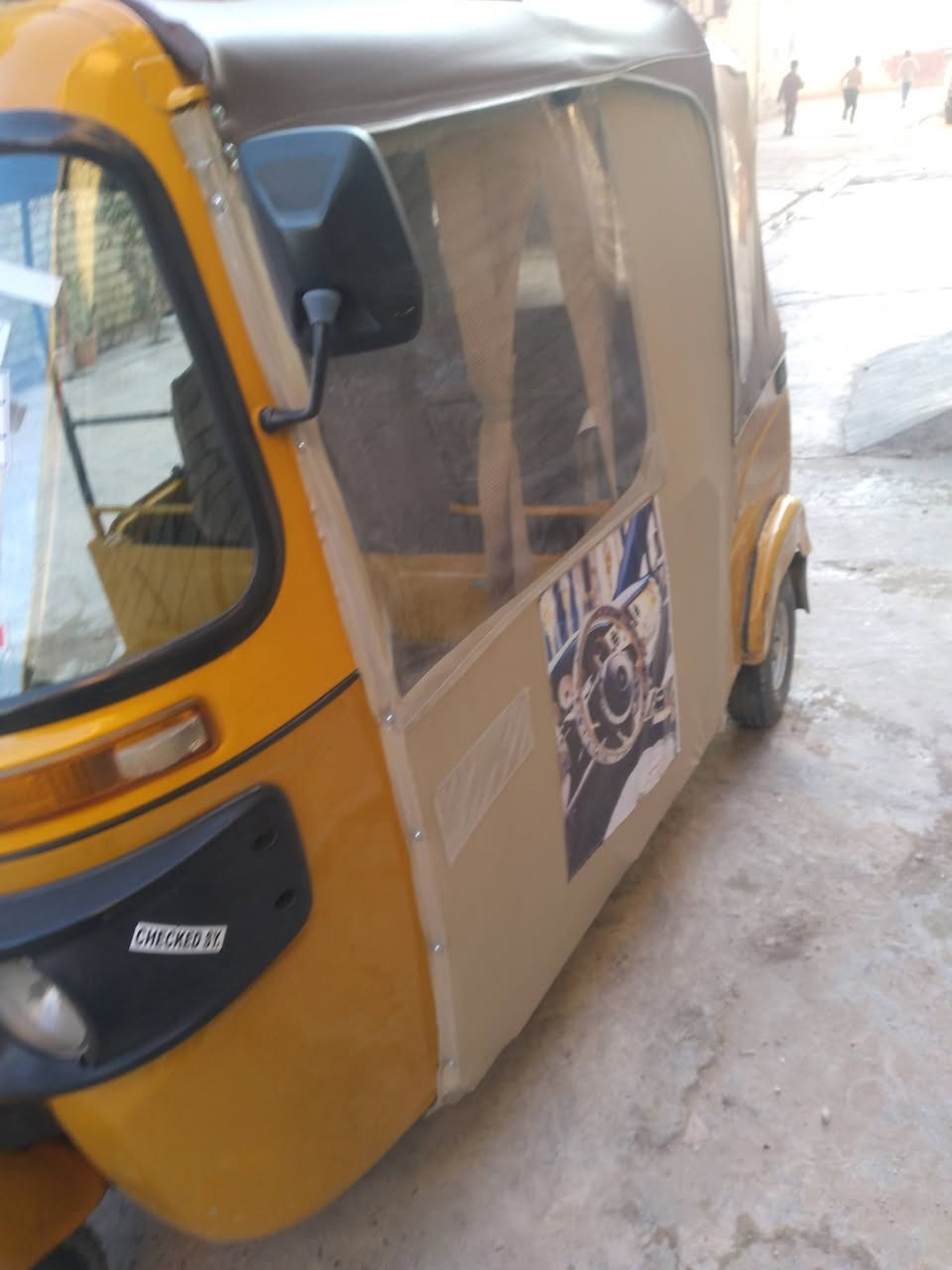 تكتك واحد وعشرين للبيع مرقمه مستلم سنويه بعد بس الارقام مابيه اي ضربه بس دعجه يم البكلايت  نضيفه  السعر 7 وميتين وبيه مجال بسيط العنوان بغداد الشعله ***********
