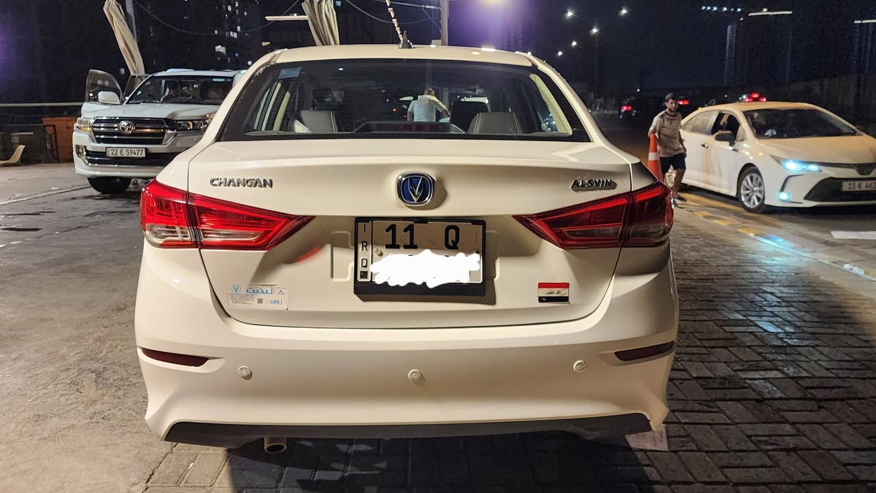 السلام عليكم 
#للبيع
#السعر ( شده ) 100 ورقه وبي مجال 
#شانجان السفن 2025 رقم بغداد 
ماشية 40 الف 
فتحه وشاشه وتحكمات وحساس خلفي وكاميرا 
السيارة نظيفة حيل وممعتوبه تبريد ثلج بدون اي نقص 
للاستفسار ( واتساب ) ***********
