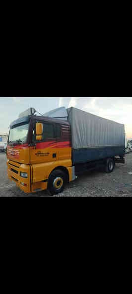 السلام عليكم ورحمة الله وبركاته 
مان 2002 تيكة تك للبيع 
حجم المكينة 410
كير عادي بدون رتايدر 
طول البدي 7.15 سبع امتار وربع 
تبريد ثلاجة كهربائيّات بشرط 
سنوية ورقم وهزه وبراد جديد 
للستفسار { *********** }
