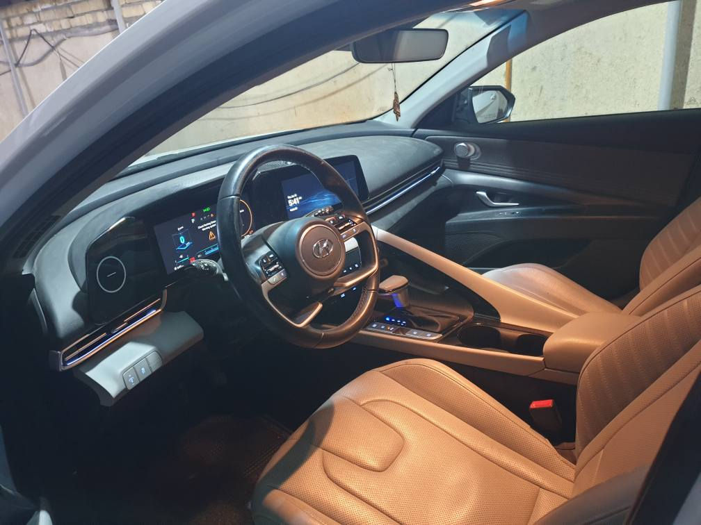 ألسلام عليكم 
النترا موديل 2024 وارد امريكي فول لمتدد  داخل ابيض 
حادث قطعتين صبغ (صور الحادث بالمنشور مع رقم الشاصي) 
مكينه 2000 دوش 
رقم مثنى معوقين 
مواصفات 
بصمه تشغيل وفتح البيبان لمس مو دكمه  وتشغيل عن بعد
فتحه 
كشن جلد وكهرباء وتدفئه 
خمس كامرات (من تفتح اشاره تطلع الصوره بالدشبول ) 
رادرات ونقط عمياء بكل مكان 
سستم سماعات bose رهييييب 
لد امامي وخلفي 
سايد بريك بصمه 
اناره بالدشبول بلادي  متغيره 
حساسات امامي خلفي 
وبعد بيه مواصفات  هوايه يعني متقارنها بالخليجي
رقم الشاصي 
KMHLP4DG1RU773441 
السعر  172 وبيها مجال بسيط حك الجيه 
مكانها  الديوانيه
رقم صاحب السياره  متوفر واتس 
*********** ديوانية, القادسية
