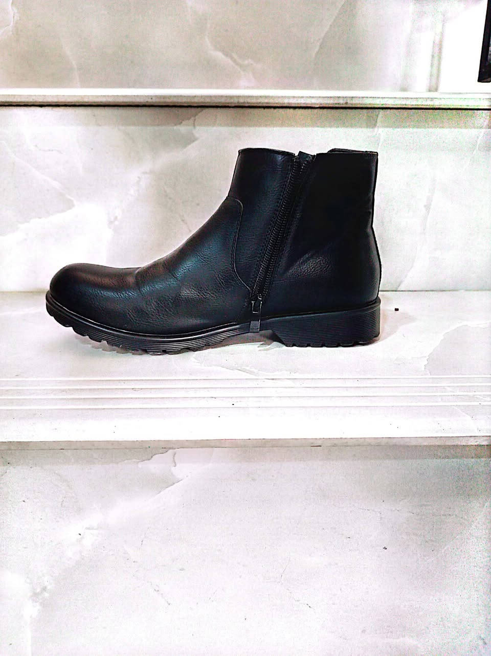 السلام عليكم بوتات قياسات 40و41 سعره القطعه 7الالف المكان  حله شارع 100 موبايل***********
