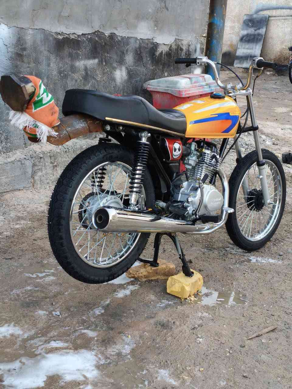 السلام عليكم دراجا يراني 2026صارلي 6ايان من معمرة سكنر العنوان بصرة السعر مليون قفر دراجا تعبان عليها ***********
