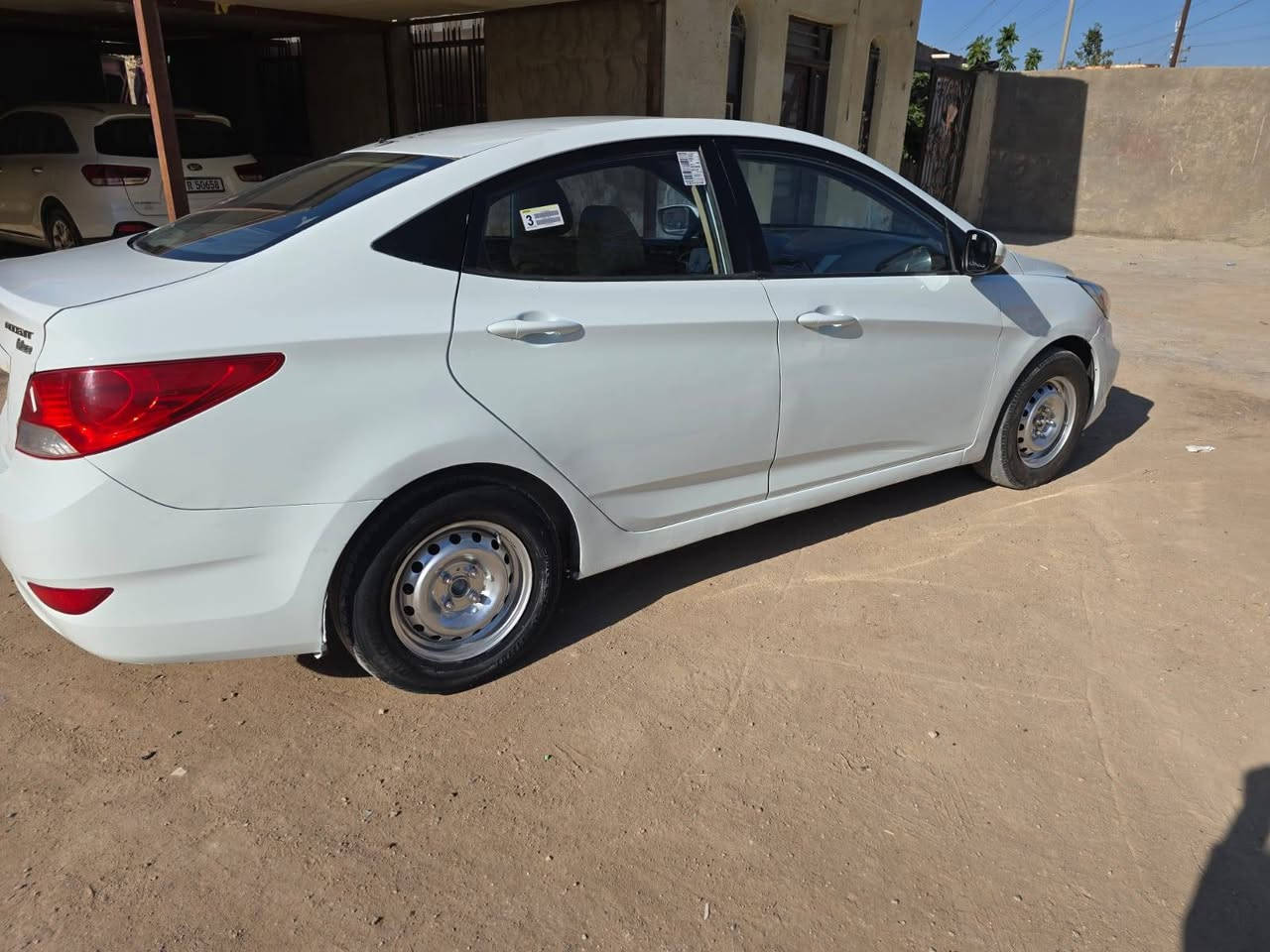 السلام عليكم اكسنت موديل 2013فول ماعده الفتحه مكينه 1600وكير وحداديه ع شرط بسمي مداور ثاني يوم 
سياره مصبوغه حزام بدون ضربه قويه مكان نجف شارع المطار ***********
***********
السعر 77وبيه مجال
