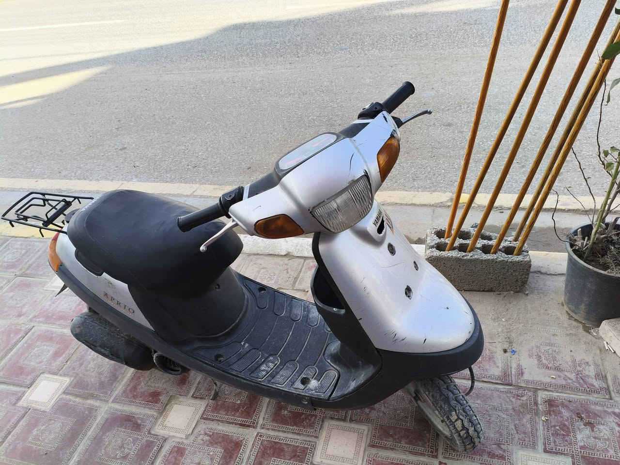 سلام عليكم 
دراجه بطه 2003للبيع
كفرات بلاد 
دراجه حلوه وناعمه 
كله شغلاه نضافه شوفت عينك 
سعر 300وبيه مجال قليل 
عنوان كربلاء قرب قندق البارون
***********
