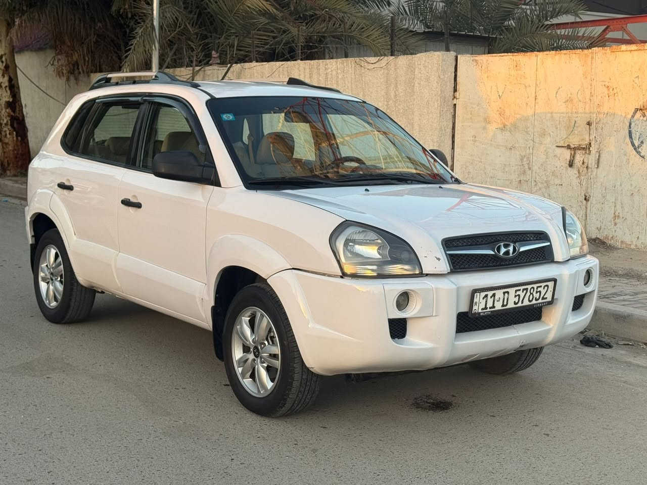 توسان 2009 خليجيه 
محرك2000 دوش 
كير ومحرك كفاله 
تبريد ثلج ❄️ 
صدر نضيف تخم تاير 
بيه صبغ قطع اثر تكشير 
للبيع السعر 89 ورقه وبيه مجال بسيط 
*********** احمد 
*********** مكاني بغداد
