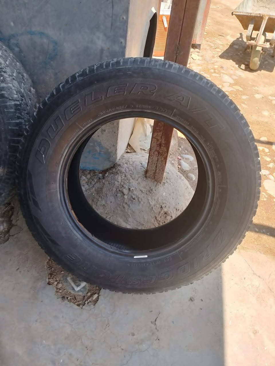 سلام عليكم تايرات مال بيكم  هيلوكس عاليه مال شركه نص عمر البيع   المكان بغداد الاستفسار ***********
