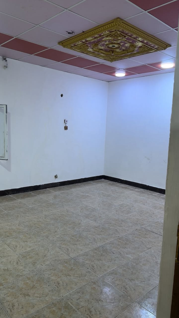 للايجــار مشتمل الطويسه قرب رباط
يحتوي3غرف منام ومطبخ صحيات
اجار650 📞 *********** 📞
