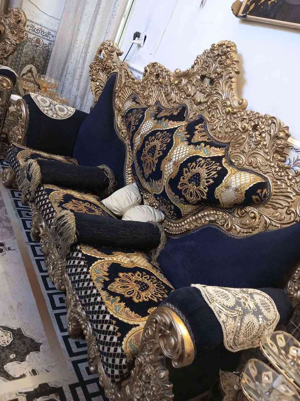 تخم زان ايراني عشر مقاعد ثقيل جدا لون نيلي لسعر 600بي مجال بسيط مكان مشتل شارع لمطبك *********** بغداد, العراق
