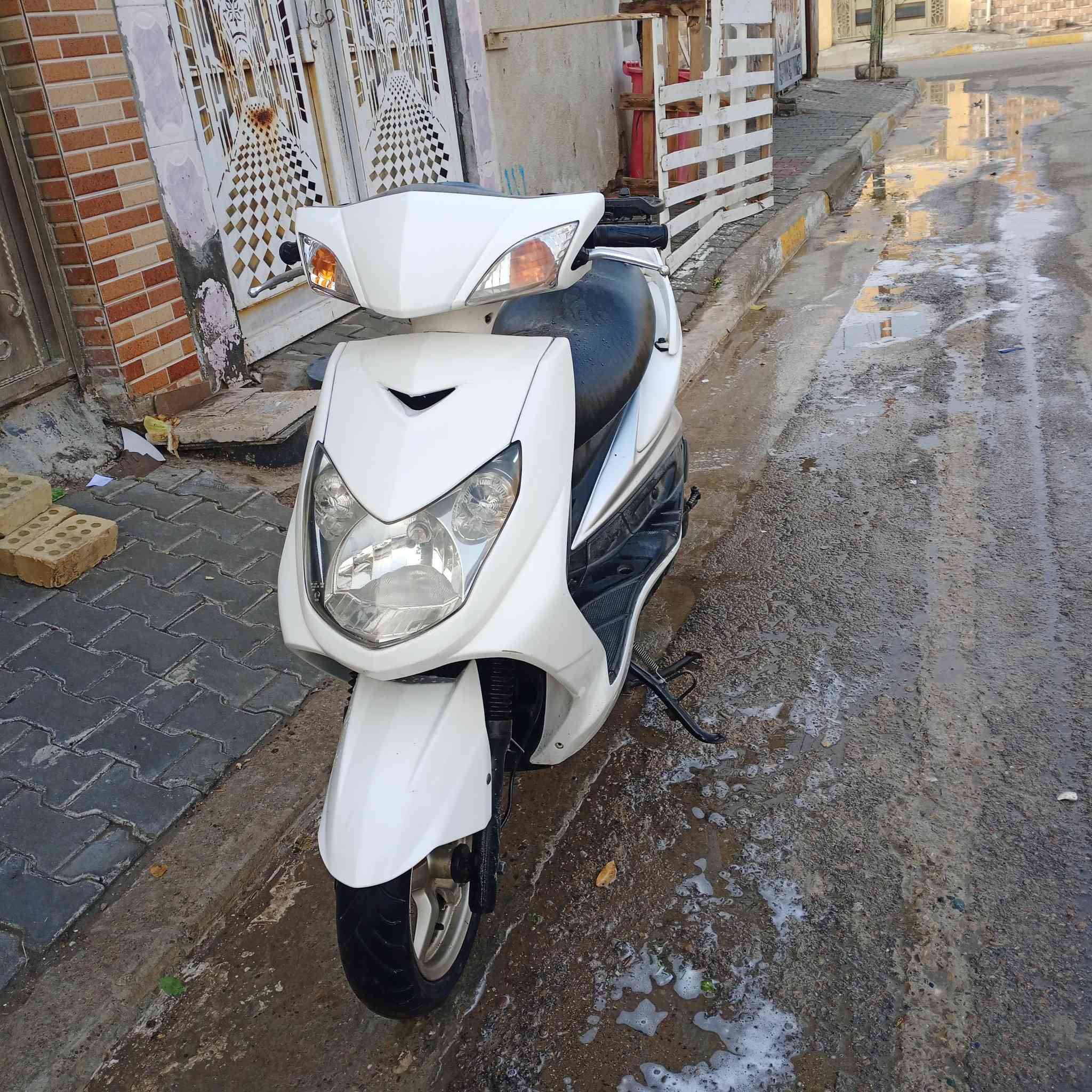 سكنس فحل ياباني نوزل للبيع نضيفه مكينه ما مفتوحه نكره سلف هندر كلشي شغال السعر 900 وبيه مجال قليل الرقم *********** المكان بغداد الحسينيه
