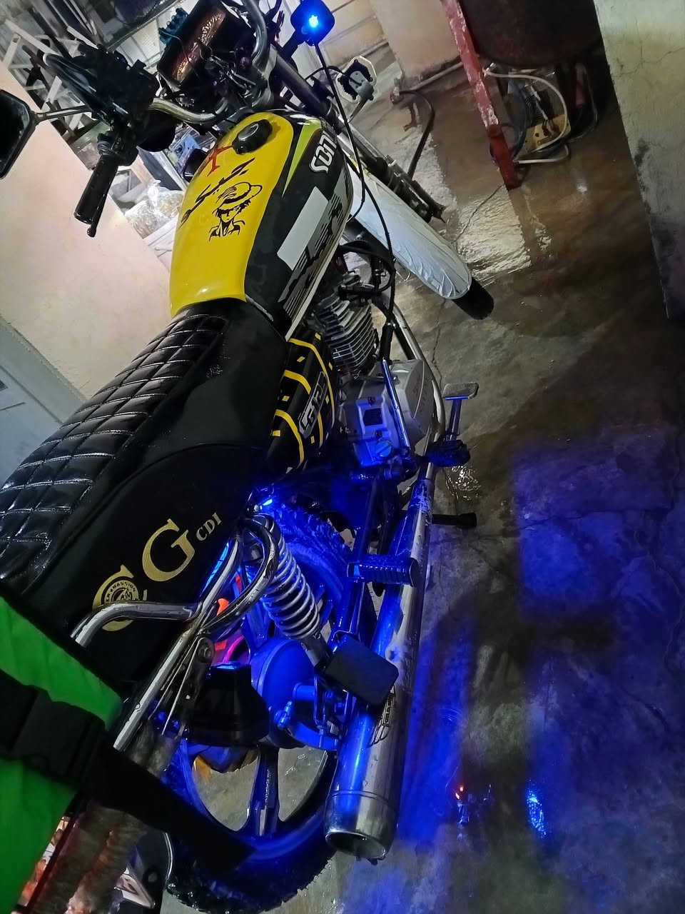 سلام عليكم دراجه سيفان موديل 20 باب اول وزن ثقيل نضافه خير من الله كهربائيات شغاله محرك ماشالله اخرس وشكلها احلا من الصوره سعر خاص او واتساب ***********
