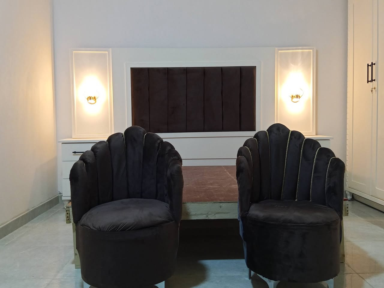 يعلن معمل الموسوي عن عمل غرف حسب طلب الزبون  
@ نجارة عراقية  بتصاميم تركية 
نجاره تفصال حسب طلب 
  شغل يدوي حسب رغبت الزبون 
💣يوجد لدينا أكثر من ٨٠ موديل 
🤚 يوجد لدينا غرف شبابية 
   اصباغ💯 حراريه   
    مكان 👌ناصريه  حي اور قرب المدرسة الكويتية 
واتساب *********** 🤳
  تصال ✍ ***********
