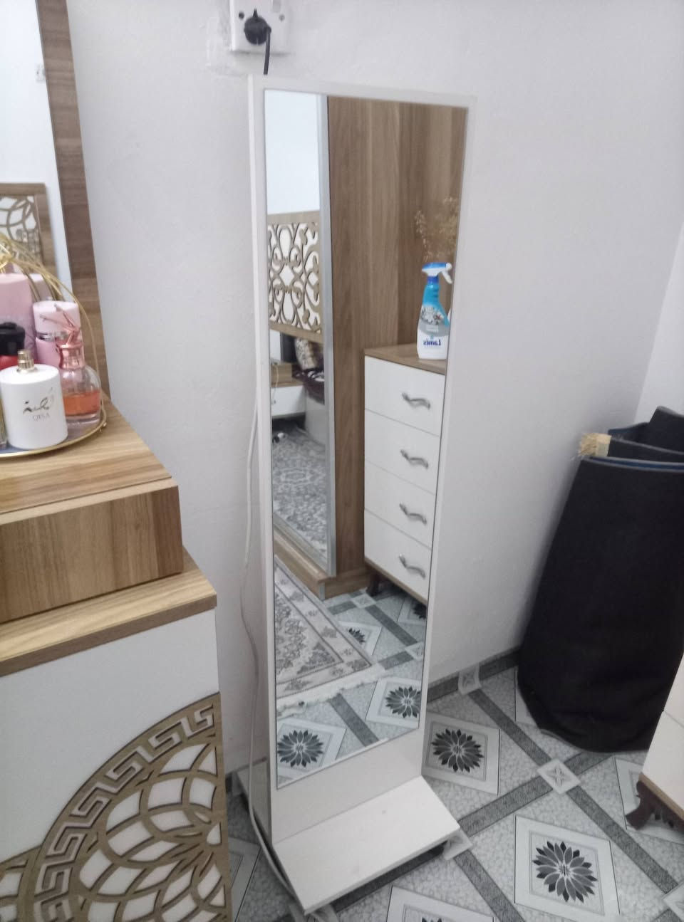 سلام عليكم غرفه ال بيع تركيه نضيفه ***********
