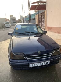 كاديت للبيع موديل 1991نضيفه جاهزه كير محرك شرط  طخم تاير جديد اني الشر...