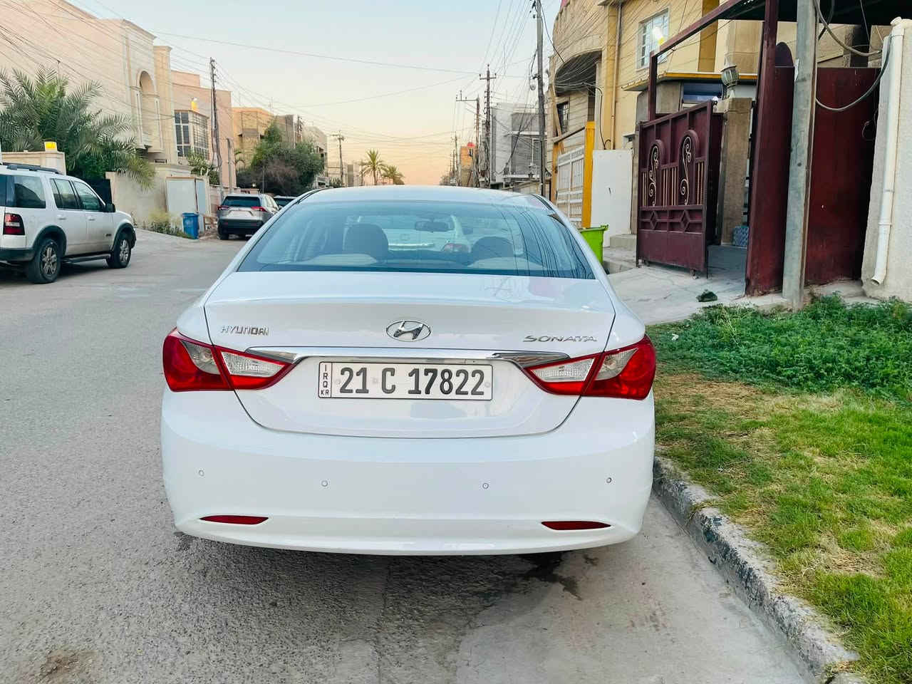 السلام عليكم سوناتا 2012 خليجي ابيض 2400
باسمي بيها باب خلفي صبغ موضح بلسونار مكان الغزاليه 
السعر 118 التواصل وتساب ***********
