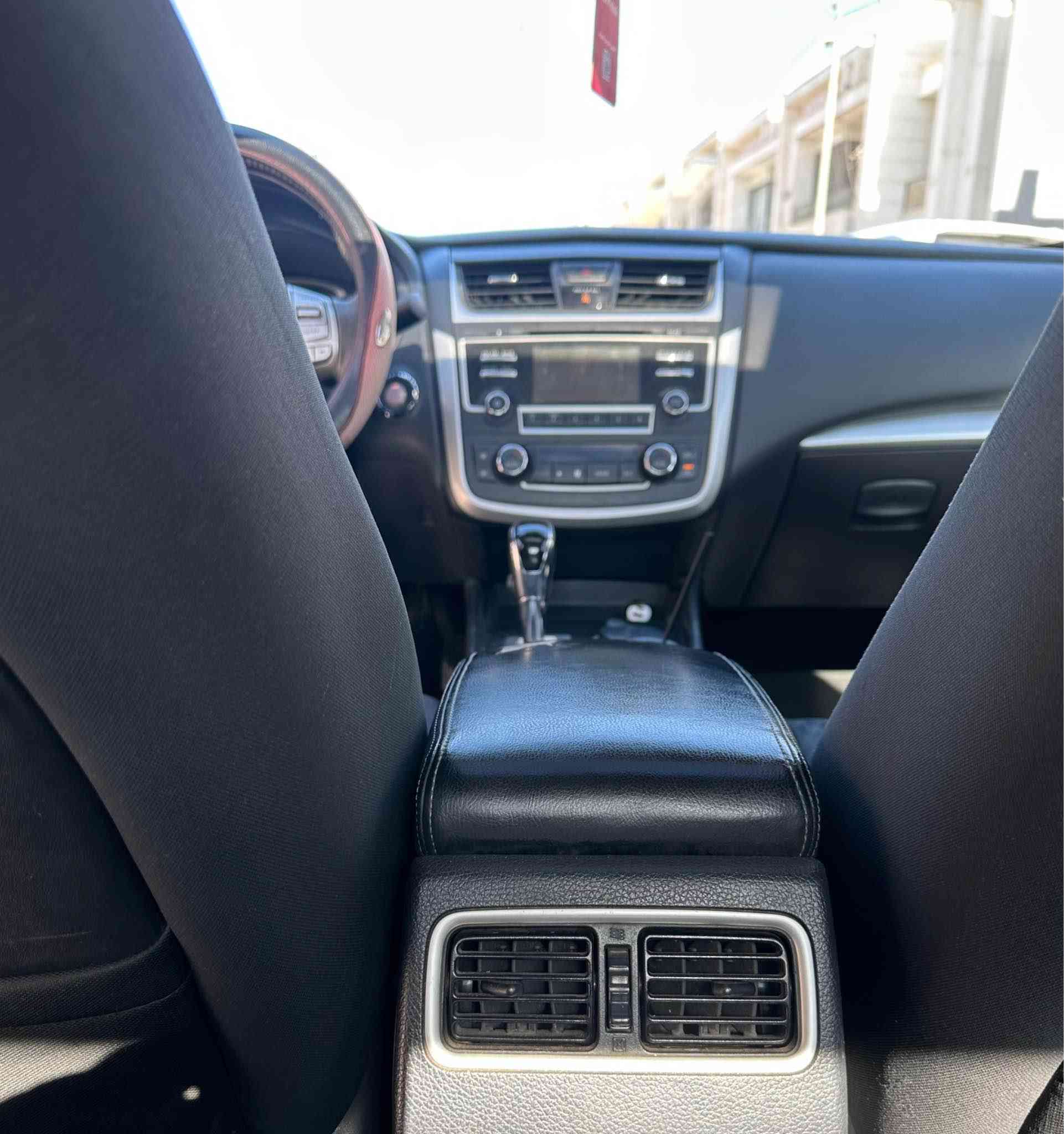 نيسان التيما 2016 
مواصفات sv plus
تدفئه كشنات
كشن سائق كهربائي 
بانوراما فتحه سقف 
كاميرا خلفيه
حساس جانبي 
تبريد خلفي
سياره نضيفه وحلوه الي يحب يتواصل واتساب 
***********

وارد كندي بدون صور حادث رقم الشاصي موجود 
الضرر جامرلغ وشويه مقدمه البوند شبر
ايرباك سكان ودشبول طاگ مرجع سستم
*********** WhatsApp أربيل, العراق
