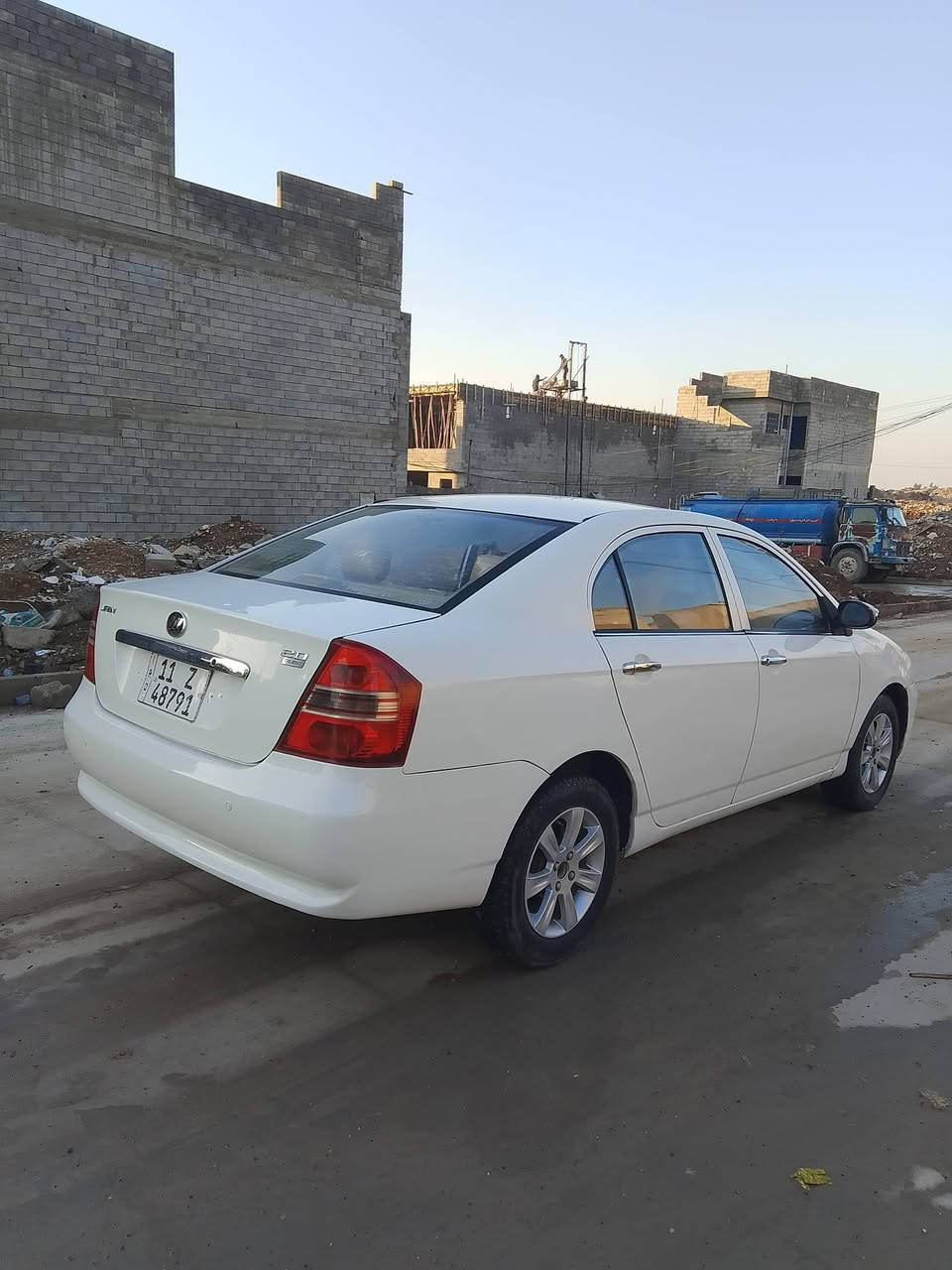 ليفان حجم 620 رقم بغداد دولي انكليزي مشروع وطني شرط الوكاله والتحويل الشرعي ساكن بل موصل شرط المحرك وكير وكهربائيات كلها شغاله بيها بوند صبغ طخه بل بدنه والباقي وضع شركة بدون صبغ موديل 2013 سيارة جاهزة مال بيت السعر 50 وبيها مجال للاستفسار *********** أو ***********
