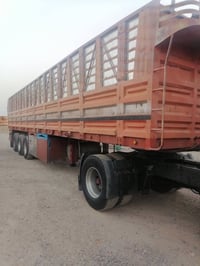 شاحنة • بدون تفاصيل