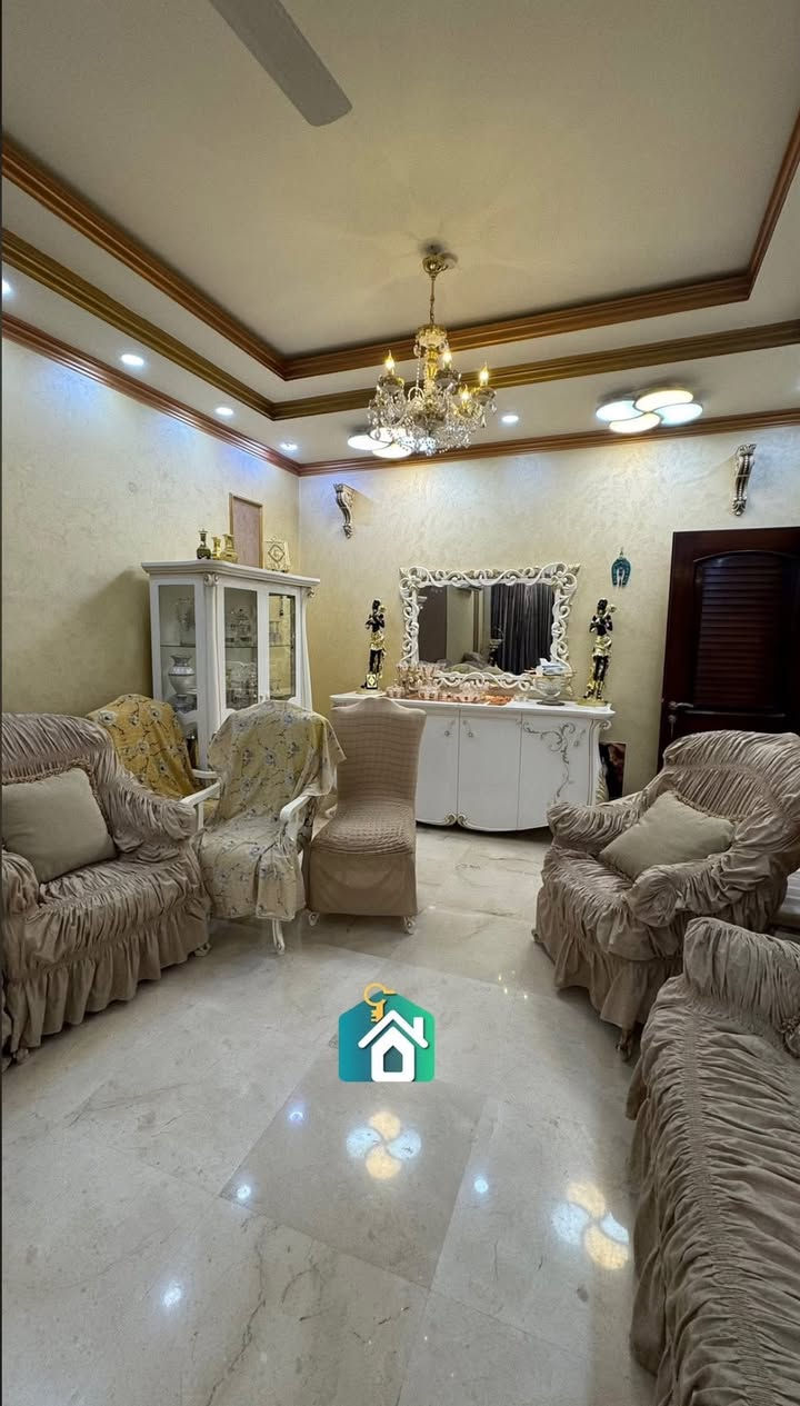 دار للبيع سنه ألبناء 2016
مساحه 375 م واجهه 15 م نزال 25 م 
يحتوي على وحدتين سكنيه بناء درجه أولى 

كل وحده سكنيه تحتوي على 6 غرف نوم ماستر صاله . هول . خدمات . مطبخ حار بارد . مناور . كراج . الواجهه مرمر 

في شارع فلسطين محله 506 شارع عرضه 15 م هادئ جدأ موقع مميز جدأ

موقع . المكتب شارع فلسطين تقاطع الصخره قرب مختبرات النخبة اللاستفسار الاتصال ***********✨***********

نستقبل كافة العروض السكنية والتجارية 🏢🏠

#بيع #شراء #لاارضي #ايجار #تعقيب #معملات #مقاولات
