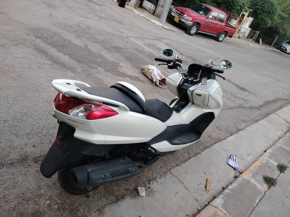 Yamaha majesty 4d9 2014 250 zor paka w be keshaya hamw Gian y wak sharikaia *********** السليمانية, العراق
