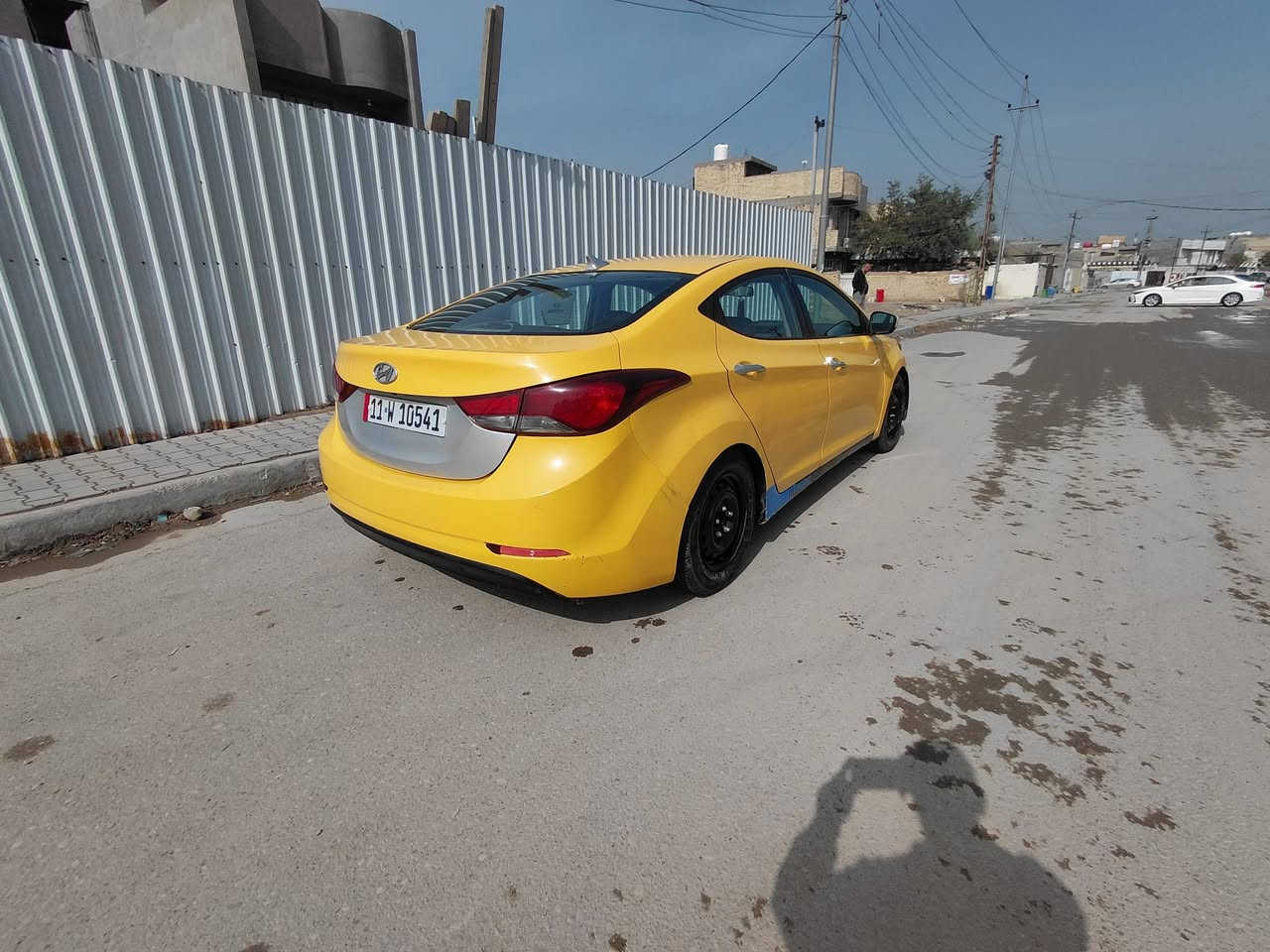 سلام عليكم عندي الانتره  للبيع موديل 2014شكل 16السياره جديده حيل بيها حادث بس باب الراكب  بدون اي دواخل بجم كبس سياره جاهزه تخم تاير جديد صدر مكينه 1800دوش  شرط المكينه مامفتوحه مكان سياره بغداد  السعر 105 وبيها مجال بصيط اتصل عل رقم ***********
