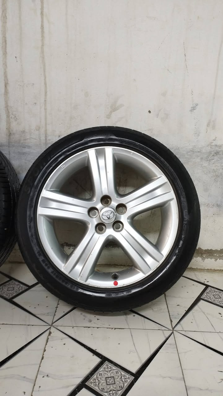 اسلام عليكم رخيص بلش سعر 360 الف واصل وجب جديد طخم عدد 4 ويل تايرات كورلا يرهم من كل من 19 22موديل حجم 17 شريكة أصلي بلادي لا كسر لا لحيم لا تصلح لا صباغ  شرط الفحص طخم طايرات نضيف قياس 215/50/17/سعر 360 الف عنوان كركوك قادسي أو لا يم نادي سولاف جامع رقم موبايل رقم اسيا بي واتساب *********** ***********
