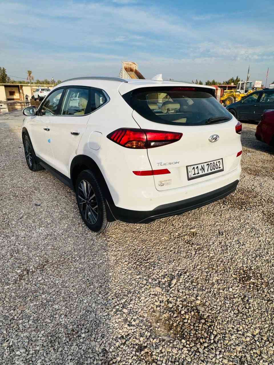 السلام عليكم
للبيع توكسان خليجي 2021 
فول عدى الفتحه رقم بغداد دولي 
 وجاهزه  من كولشي تخم تاير  وباتري جدد سبير منازل مواصفاته 
بصمه +تشغيل عن بعد 
دبل لد + لايت 5 عدسات
لايت دوار +شحن واير ليس 
شاشه بلاديه ابل كار بلي +نفكيشن.+ثلاجة بالجكمجة
كشنات كهرباء +جلد 
داخل صاج 
السياره جديده ووضع شركه مكاني كوت الاحرار 
‭0771 435 9763‬
‭0781 149 5334
