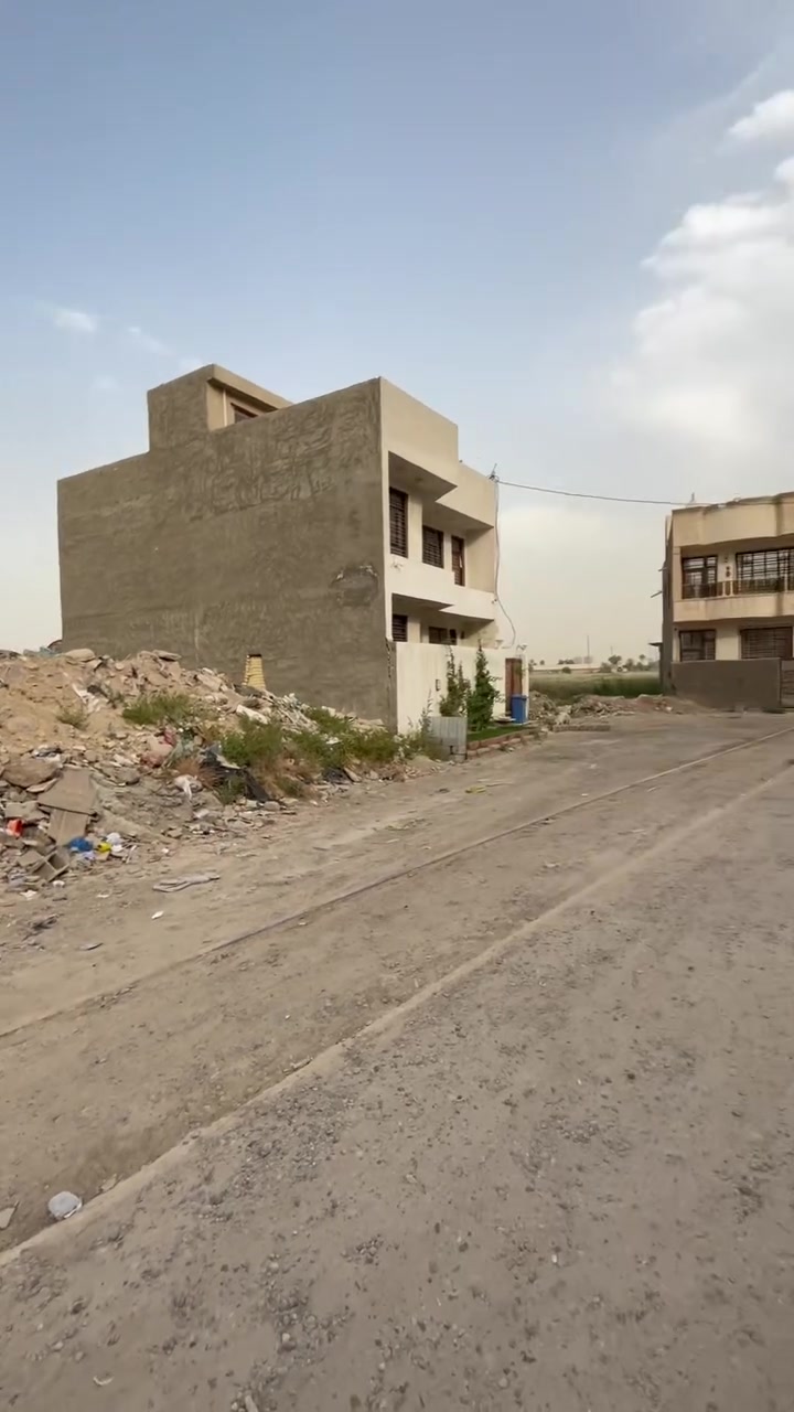 السلام عليكم 
قطعه ارض للبيع المساحه ١٠٠ متر واجهه ٦/٥٠ 
مضرب الدبات قرب شارع مطار المثنى 
قرار محكمه 
السعر (١٦٠ مليون ) و قابل للتفاوض 
مكتب الابتغاء 
***********

