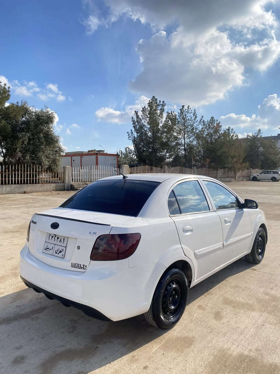 كيا ريو موديل ٢٠١٢
المواصفات: محرك ١٤٠٠/كيرتوماتيك/داخل اصفر/
٤ جامات كهربائي/ لايتات زينون/ شاشه و كامره…!

رقم اربيل و السنويه جديد لحد ٢٠٢٦ شهر ٨…..!
محرك و كير و تبريد و تدفئة بشرط 
السياره بدون مصرف و اجمل من الصوره 
ضرر السياره كلش خفيف و عندي صور الضرر هم
تاكيه على صفحة/ نص سقف + اربيع قطع صبغ 
مابي  دواخل نهائياً……
العنوان:دهوك/ قضاء بردرش 
السعر ٧٧ ورقه أو بي جال جداً بصيط

☎️📞 *********** واتساب.      ***********
