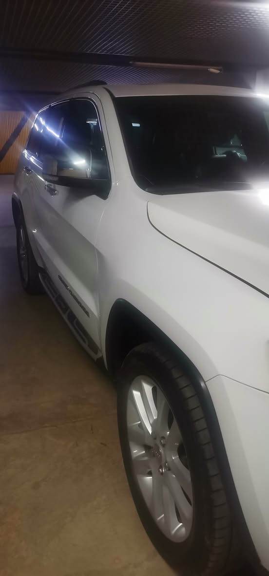 جيب ليمدت 2017 للبيع 
وارد امريكي حادث جاملغ وبنيد بجم كبس لغد شاصي مكفول صورة الحادث موجودة 
محرك 6 سلندر 3600 مكفول ممفتوح 
رقم بغداد حلوه باسمي سنويه ورقم جديد 
مواصفات ليمتد معروفه ( بصمه / تشغيل عن بعد / تبريد قطعتين / شاشتين الأصلية موجودة / كامرا / ايكو / سبورت ) 
دوسات جانبية أصلية 
السعر١٩٥ بها مجال
الاتصال على الرقم ***********
