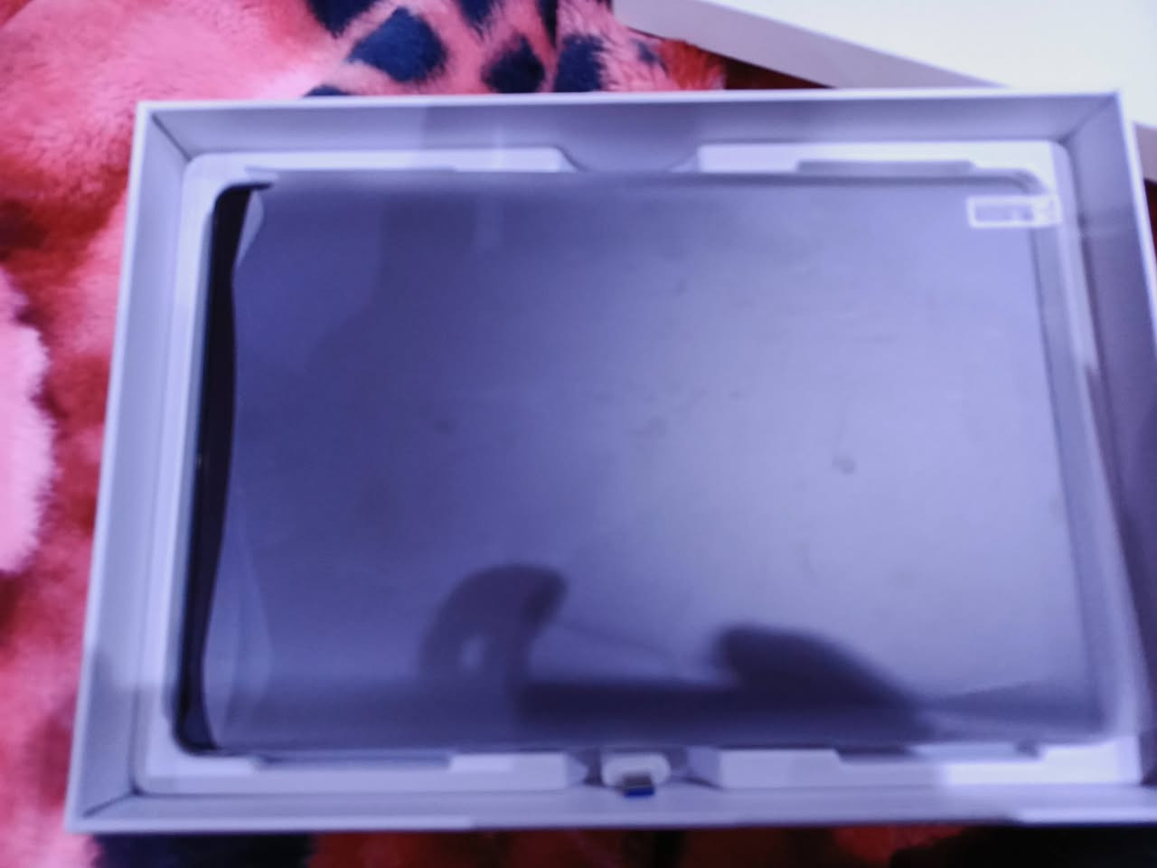 سلام عليكم 
للبيع ايباد او مراوس 
سعر 150الف بيه مجال  
للاستفسار ***********
مكاني بغداد حي عامل 
يوجد توصيل
