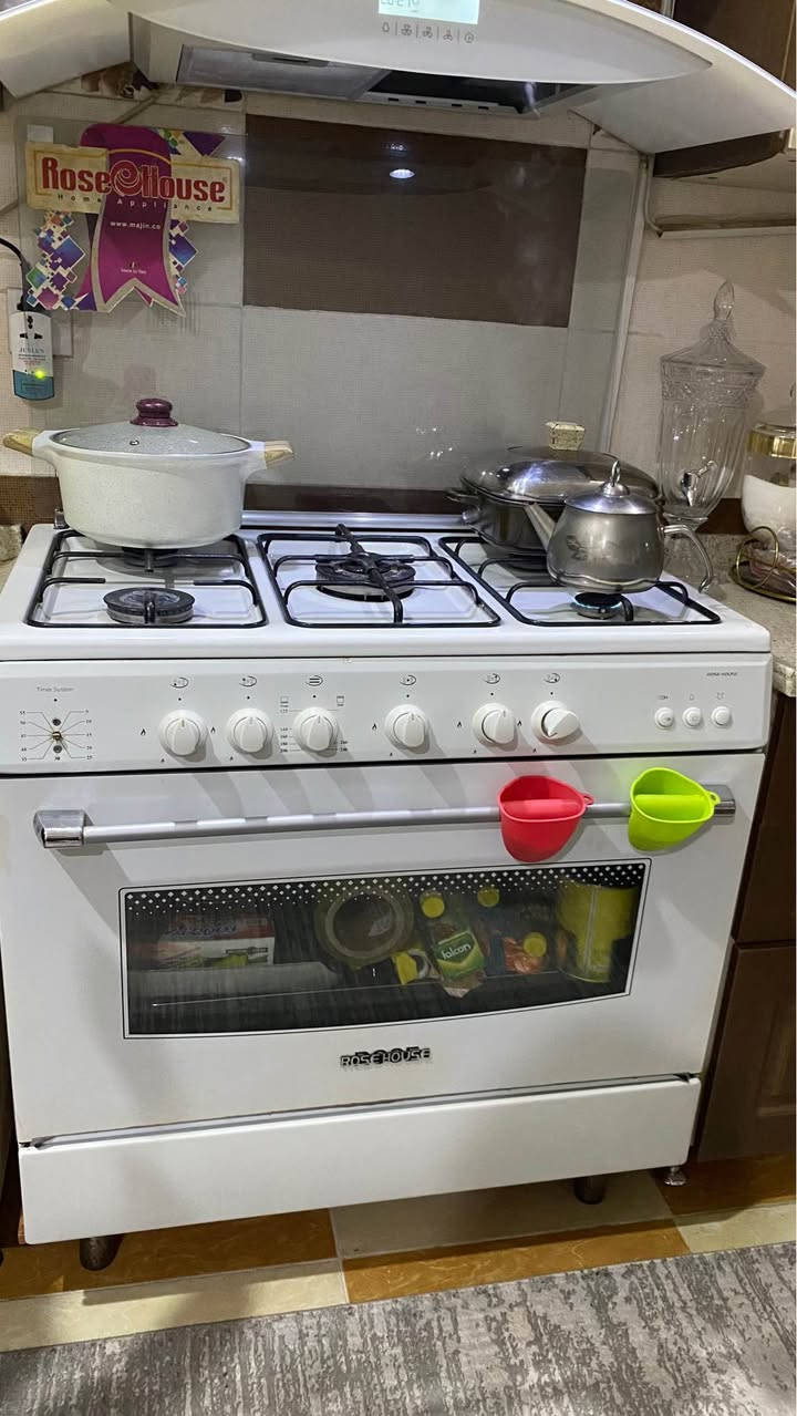 طباخ تركي rose house 
جديد كلش بالباكيت 
اي شخط مابي 
اي عيب مابي 
داخل مالته غير مستعمل 
غراضه كامله سعر( ٣٠٠ الف )
فرن غازي الاخوين حجم كبير (٤٥ الف )ومجال بسيط
هفلان 
مقابل لنكة مناره أربيل, العراق


**إذا كنت صاحب هذا الإعلان وتريد حذفه لأي سبب، رجاءا أرسل رسالة إلى الدعم الفني**