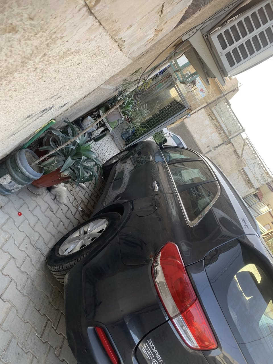 كيا سورنتو موديل ٢٠١٧
موصفات 
شاشه كبيره
٤ سلندر GDI
حساسات 
مانع انزلاق
اشاير بلمري 
تبريد بيانو
قطعتين تبريد
كرسي كهرباء
حادث باب خلف السايق بدون تبديل 
وتبديل بنيد وكاله نفس الون
رقم اربيل شمالي
سعر ١٦٥ 
اتصال***********
